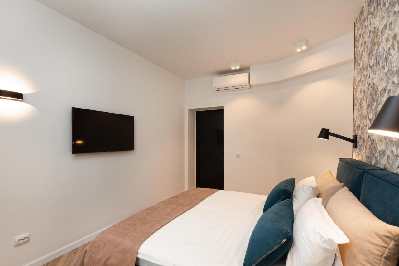 Metropole Apartments Royal Residence Bucarest Esterno foto