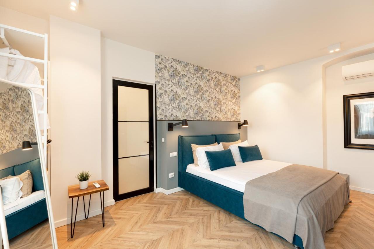 Metropole Apartments Royal Residence Bucarest Esterno foto