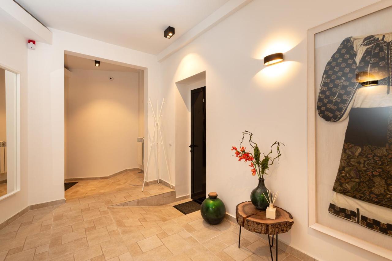 Metropole Apartments Royal Residence Bucarest Esterno foto