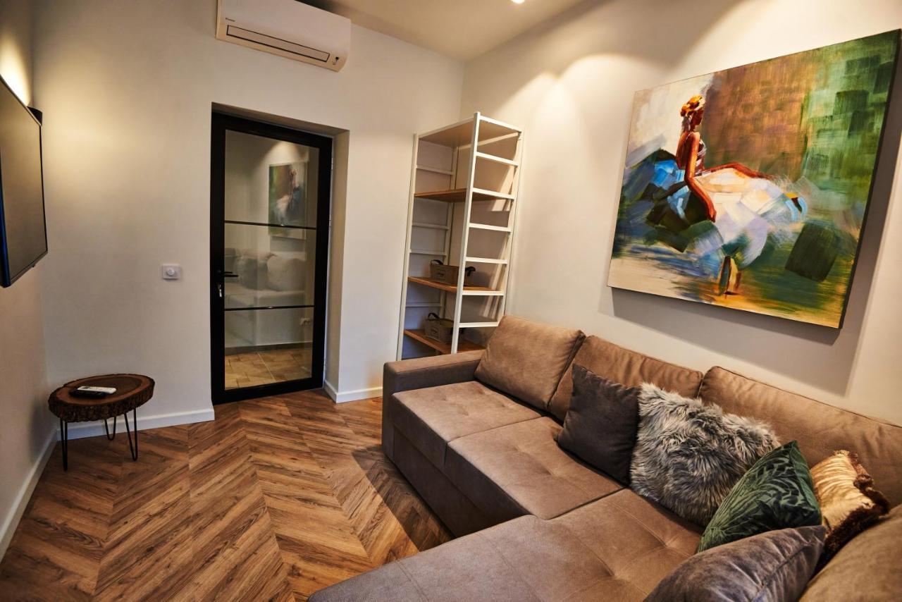 Metropole Apartments Royal Residence Bucarest Esterno foto
