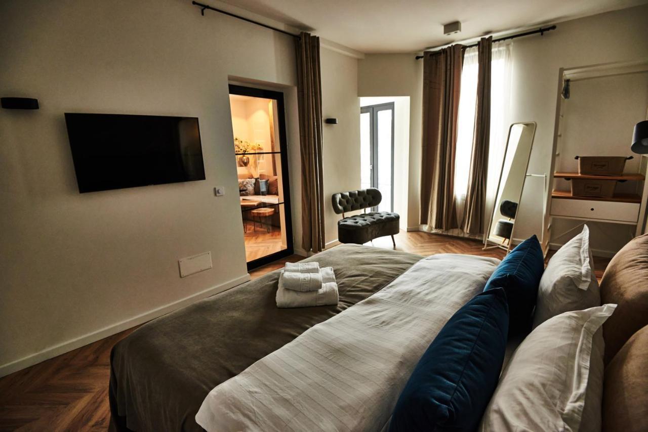 Metropole Apartments Royal Residence Bucarest Esterno foto
